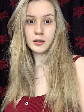 Snapshot of Viola_LOv chatting on December 15, 2024, 7:53 pm Viola LOv online show from December 15, 2024, 7:53 pm