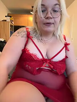 Snapshot of Lischen971 chatting on December 16, 2024, 3:00 pm Lischen971 online show from December 16, 2024, 3:00 pm