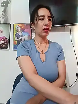 Snapshot of christine-x chatting on July 6, 2026, 1:18 pm christine-x online show from July 6, 2026, 1:18 pm