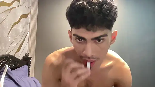 Snapshot of WildLogan chatting on March 16, 2026, 9:28 pm WildLogan online show from March 16, 2026, 9:28 pm