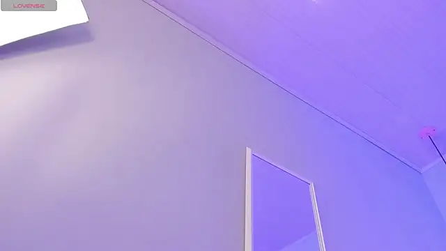 ScarletGV online show from December 17, 2025, 4:50 am