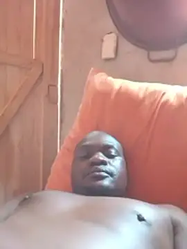 Snapshot of tonniii33 chatting on February 3, 2026, 1:16 pm tonniii33 online show from February 3, 2026, 1:16 pm