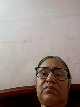 Snapshot of _candi chatting on March 12, 2025, 11:32 am candi online show from March 12, 2025, 11:32 am
