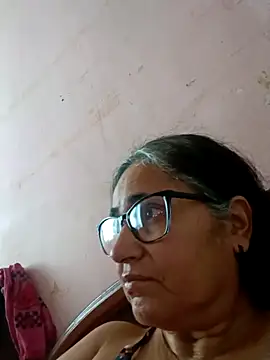 Snapshot of _candi chatting on March 22, 2025, 11:32 am candi online show from March 22, 2025, 11:32 am