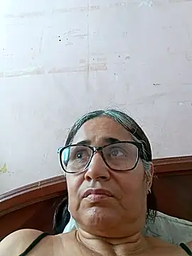Snapshot of _candi chatting on March 16, 2025, 5:50 pm candi online show from March 16, 2025, 5:50 pm