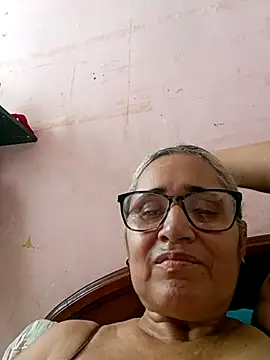 Snapshot of _candi chatting on September 18, 2025, 5:38 pm candi online show from September 18, 2025, 5:38 pm