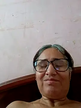 Snapshot of _candi chatting on March 13, 2025, 12:24 pm candi online show from March 13, 2025, 12:24 pm