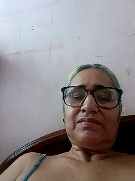 Snapshot of _candi chatting on September 22, 2025, 12:11 pm candi online show from September 22, 2025, 12:11 pm