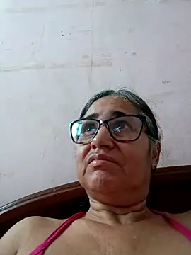 Snapshot of _candi chatting on March 14, 2025, 11:45 am candi online show from March 14, 2025, 11:45 am