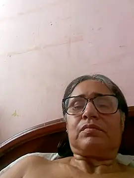 Snapshot of _candi chatting on March 8, 2025, 5:11 pm candi online show from March 8, 2025, 5:11 pm