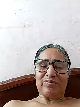 Snapshot of _candi chatting on March 12, 2025, 7:47 pm candi online show from March 12, 2025, 7:47 pm
