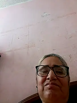 Snapshot of _candi chatting on October 3, 2025, 1:01 pm candi online show from October 3, 2025, 1:01 pm