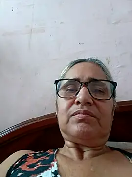 Snapshot of _candi chatting on October 9, 2025, 12:17 pm candi online show from October 9, 2025, 12:17 pm