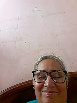 Snapshot of _candi chatting on October 5, 2025, 3:47 pm candi online show from October 5, 2025, 3:47 pm