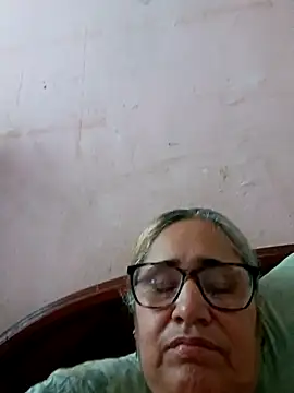 Snapshot of _candi chatting on October 6, 2025, 12:17 pm candi online show from October 6, 2025, 12:17 pm