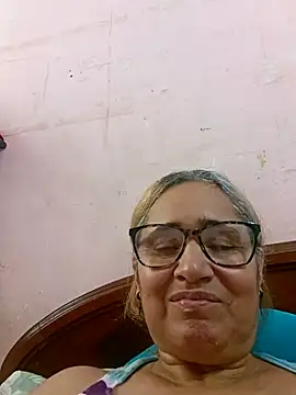 Snapshot of _candi chatting on October 4, 2025, 2:18 pm candi online show from October 4, 2025, 2:18 pm