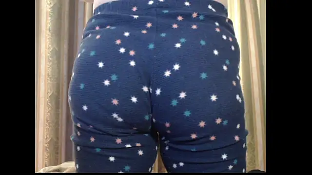 amorelara online show from October 19, 2025, 8:06 am