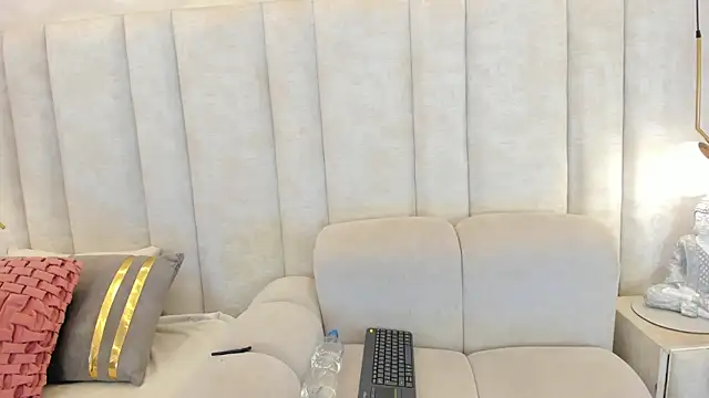 Snapshot of im_nahomi chatting on April 9, 2026, 5:42 am im nahomi online show from April 9, 2026, 5:42 am