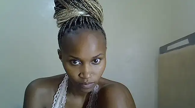 Snapshot of Trapqueen_ chatting on December 11, 2024, 12:23 am Trapqueen online show from December 11, 2024, 12:23 am