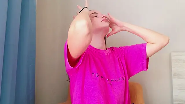 Miss Arwen online show from May 27, 2026, 7:38 am