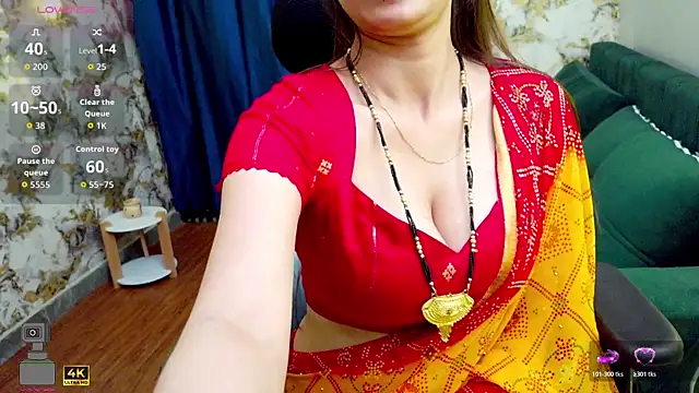 Snapshot of sassysonia chatting on July 12, 2026, 12:06 pm sassysonia online show from July 12, 2026, 12:06 pm