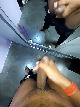 studboy1111 online show from November 8, 2025, 6:33 pm