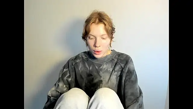 StellaDavis online show from November 27, 2025, 8:04 am