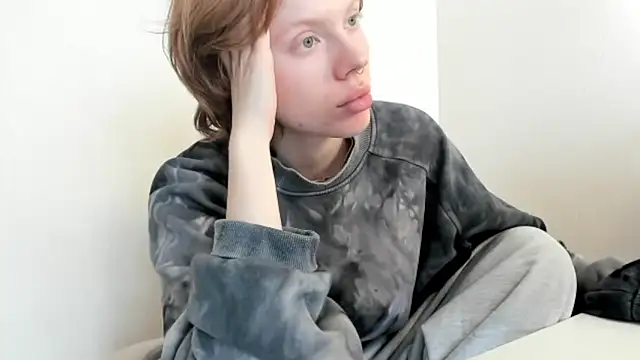 Snapshot of StellaDavis chatting on February 10, 2026, 8:13 am StellaDavis online show from February 10, 2026, 8:13 am