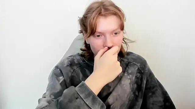 StellaDavis online show from March 11, 2026, 9:36 am