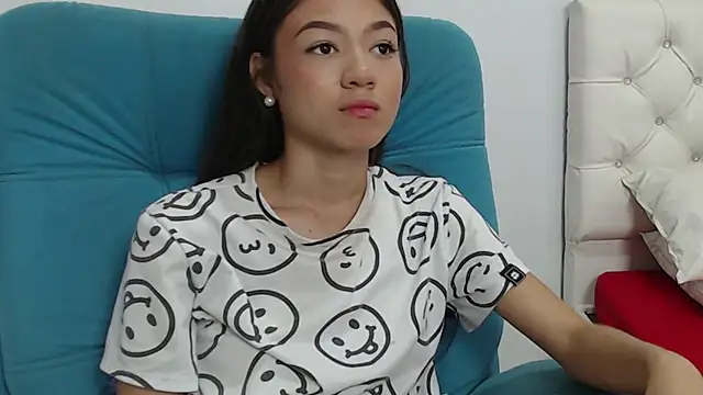 Snapshot of hantonella_ chatting on December 27, 2024, 3:04 pm hantonella online show from December 27, 2024, 3:04 pm