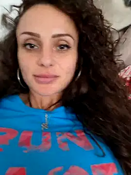 dolcevita002 online show from April 23, 2026, 12:29 pm