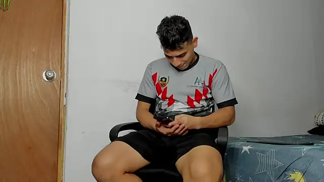 andrew rose  online show from February 26, 2026, 4:18 pm