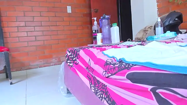 Elianissquirt online show from March 18, 2026, 12:08 pm