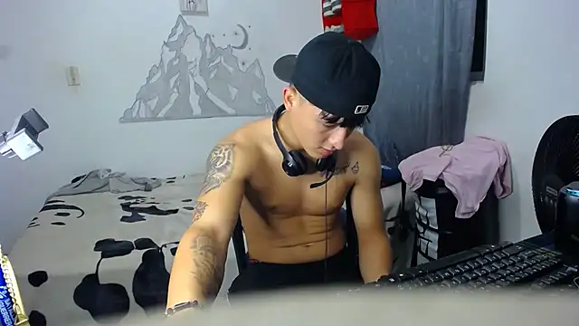 Snapshot of Pharaon_71 chatting on February 14, 2026, 4:45 am Pharaon 71 online show from February 14, 2026, 4:45 am