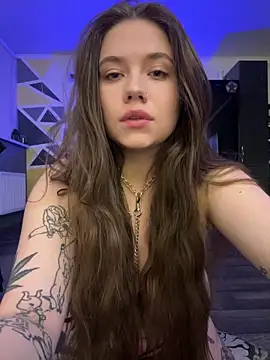 Snapshot of Vikki_toriya chatting on November 7, 2025, 1:32 am Vikki toriya online show from November 7, 2025, 1:32 am