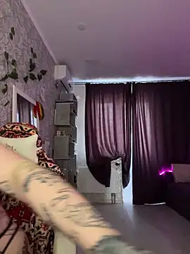 Snapshot of Vikki_toriya chatting on March 6, 2025, 1:14 pm Vikki toriya online show from March 6, 2025, 1:14 pm