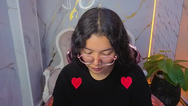 victoria castillo b online show from March 23, 2026, 7:58 pm