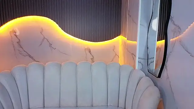 victoria castillo b online show from February 5, 2026, 7:53 pm