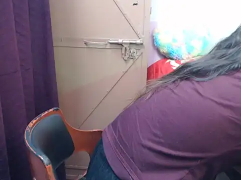 Angel kiyara online show from November 17, 2025, 8:46 pm