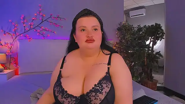 MonaSteele online show from May 12, 2026, 12:11 pm