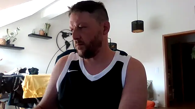 Snapshot of BennyLommy chatting on July 20, 2026, 1:35 pm BennyLommy online show from July 20, 2026, 1:35 pm