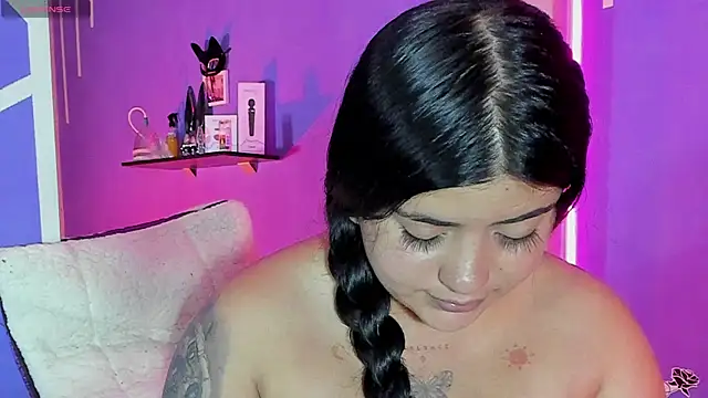 Alexa Espinoza online show from February 19, 2025, 5:38 pm