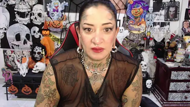Rollyderolandia666 online show from October 17, 2025, 9:49 pm