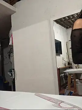 v1cky  online show from October 9, 2025, 12:44 am