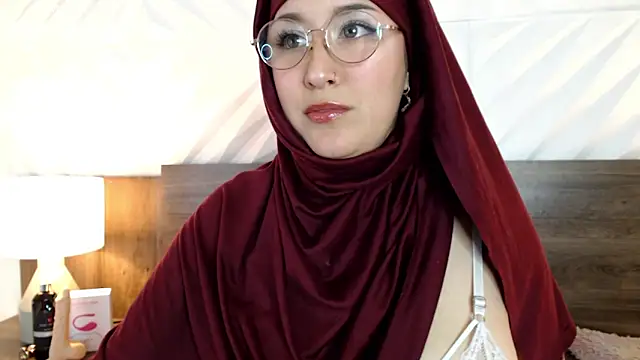 Snapshot of Dalila_bashar chatting on February 4, 2025, 5:01 pm Dalila bashar online show from February 4, 2025, 5:01 pm
