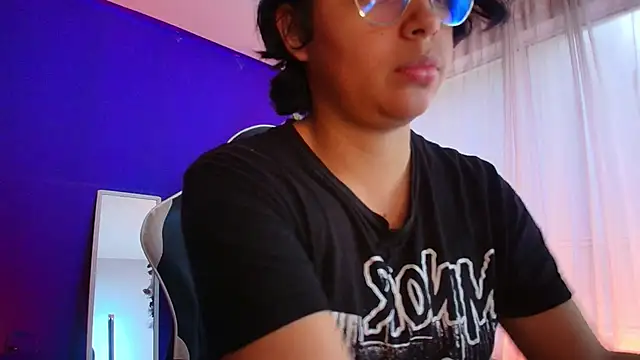 Emmapark  online show from January 31, 2026, 7:23 pm