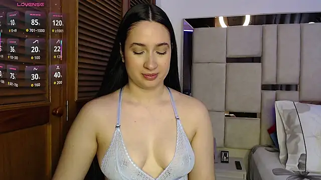 sofiaduque 26 online show from June 30, 2026, 8:20 pm