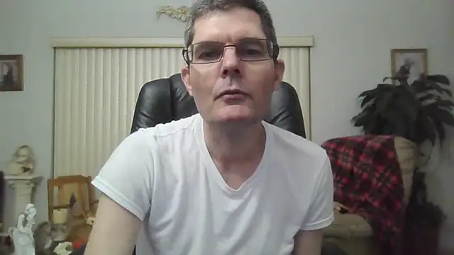Snapshot of Copfiremen4566 chatting on February 9, 2026, 5:16 am Copfiremen4566 online show from February 9, 2026, 5:16 am