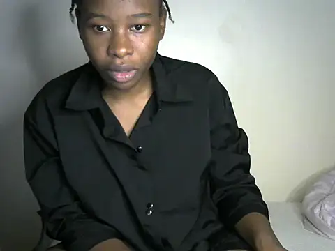 Snapshot of Novah_ chatting on April 17, 2026, 4:10 pm Novah online show from April 17, 2026, 4:10 pm