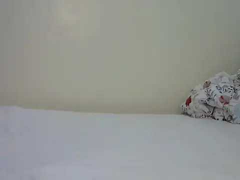 Snapshot of Novah_ chatting on April 28, 2026, 2:10 am Novah online show from April 28, 2026, 2:10 am